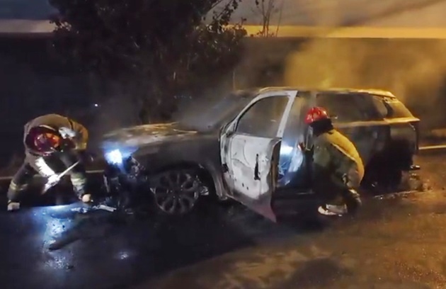 Huacho: Atacan e incendian camioneta de comandante PNP, jefe de la comisaria local